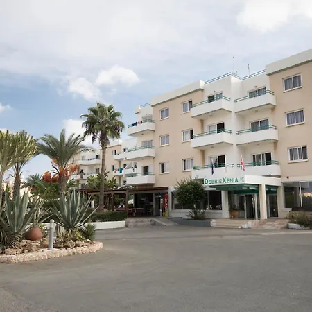 Debbiexenia 4*