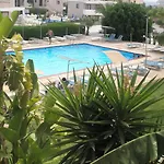 Debbiexenia Aparthotel 4*