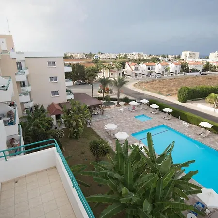 Debbiexenia Aparthotel 3*