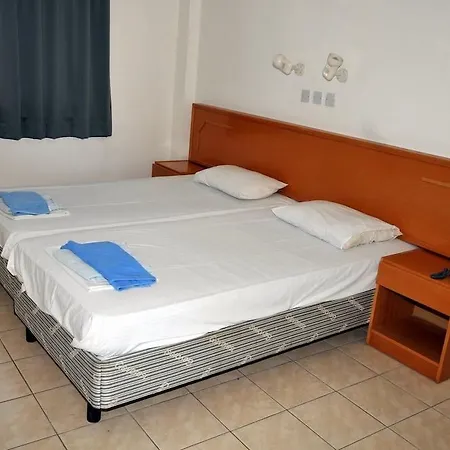 Debbiexenia Aparthotel Paralimni