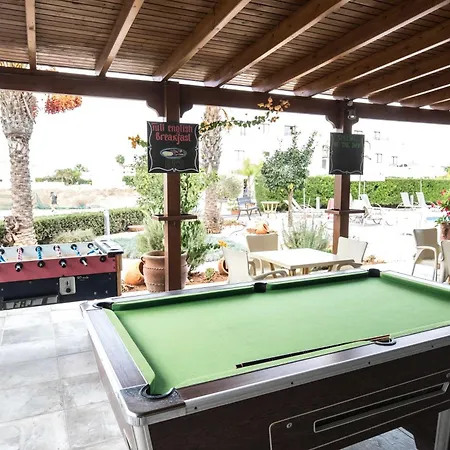 Debbiexenia 4* Paralimni