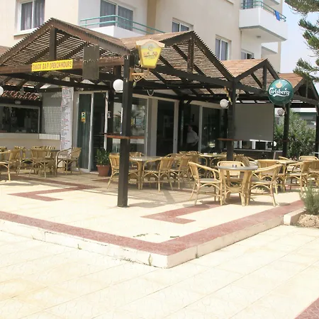 Debbiexenia Paralimni