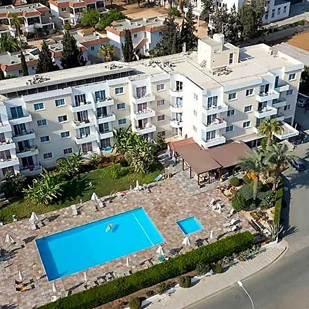 Debbiexenia Aparthotel
