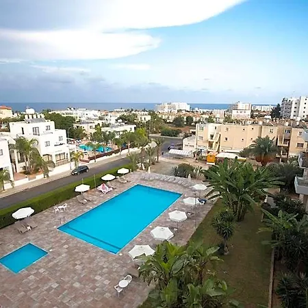 Aparthotel Debbiexenia 4*