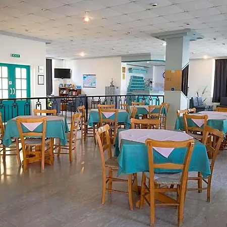 Aparthotel Debbiexenia 4*