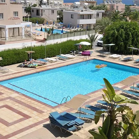 Debbiexenia 3* Paralimni