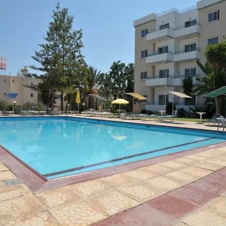 Debbiexenia Aparthotel Paralimni