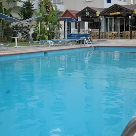 Debbiexenia 4* Paralimni