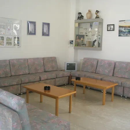 Debbiexenia Aparthotel 3*