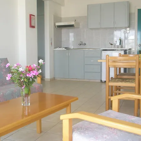 Debbiexenia Aparthotel