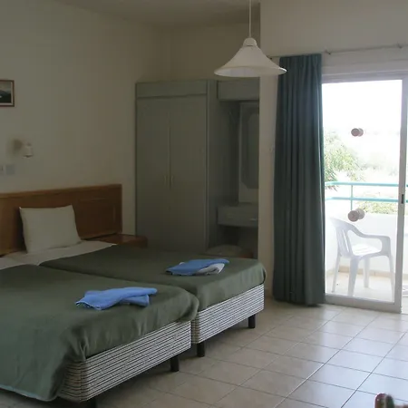 Debbiexenia 3* Paralimni