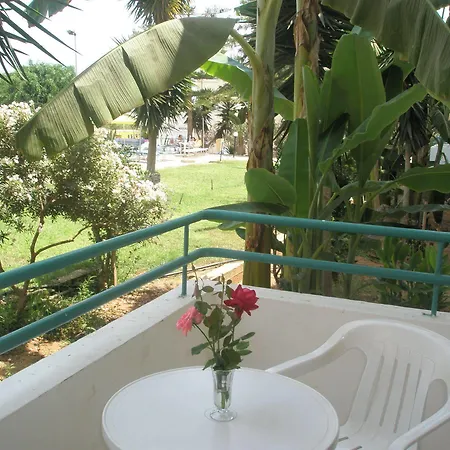Aparthotel Debbiexenia Paralimni
