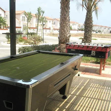 Debbiexenia Aparthotel 3*