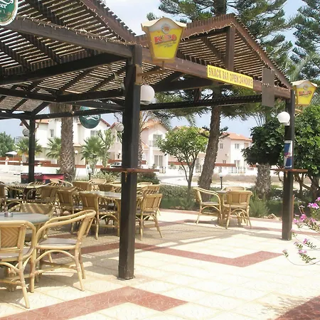 Debbiexenia 3* Paralimni