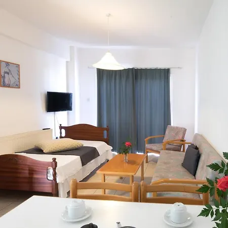 Debbiexenia 3* Paralimni