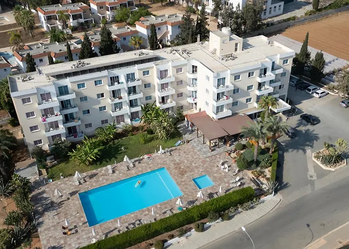 Debbiexenia Paralimni