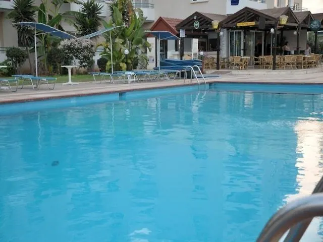 Debbiexenia 4* Paralimni