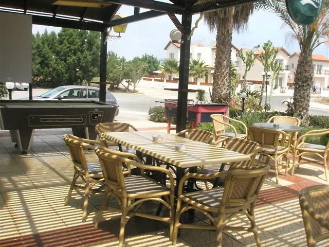 Debbiexenia 4* Paralimni